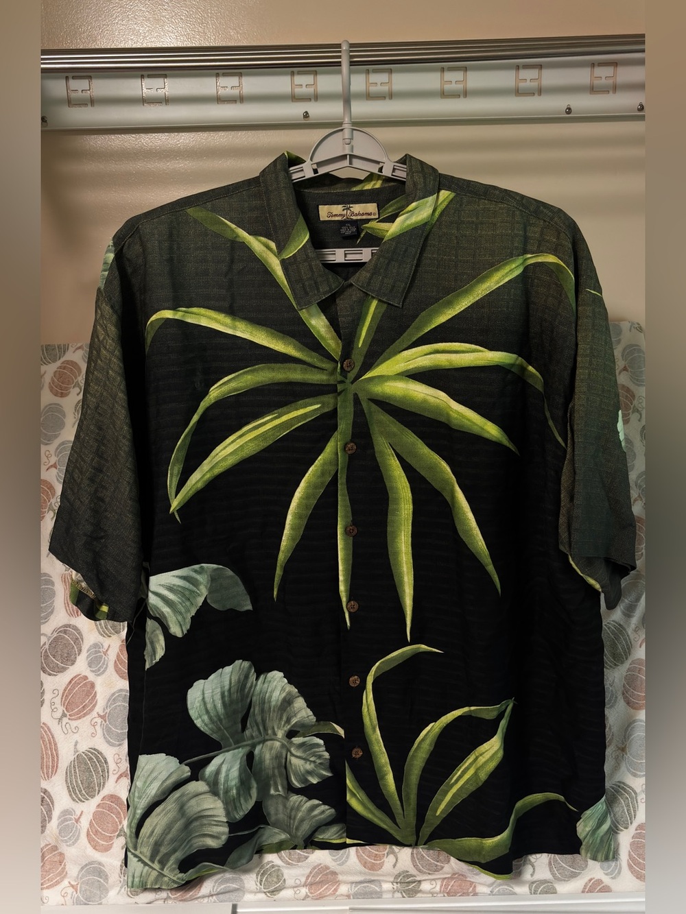 Tommy Bahama Black 100 % silk Button-Up Shirt with Green Tropical Leaf Print